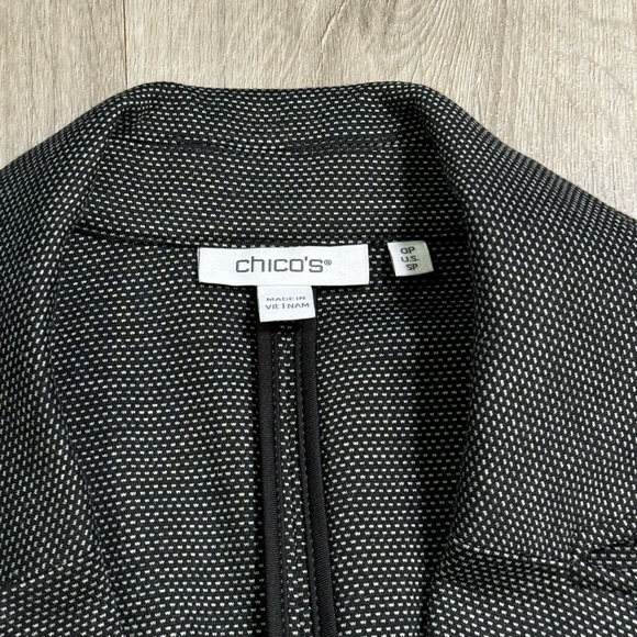 NWT Chicos Ponte Knit Vest Women Size 4P / Small Black White Structured Collar - Picture 4 of 14